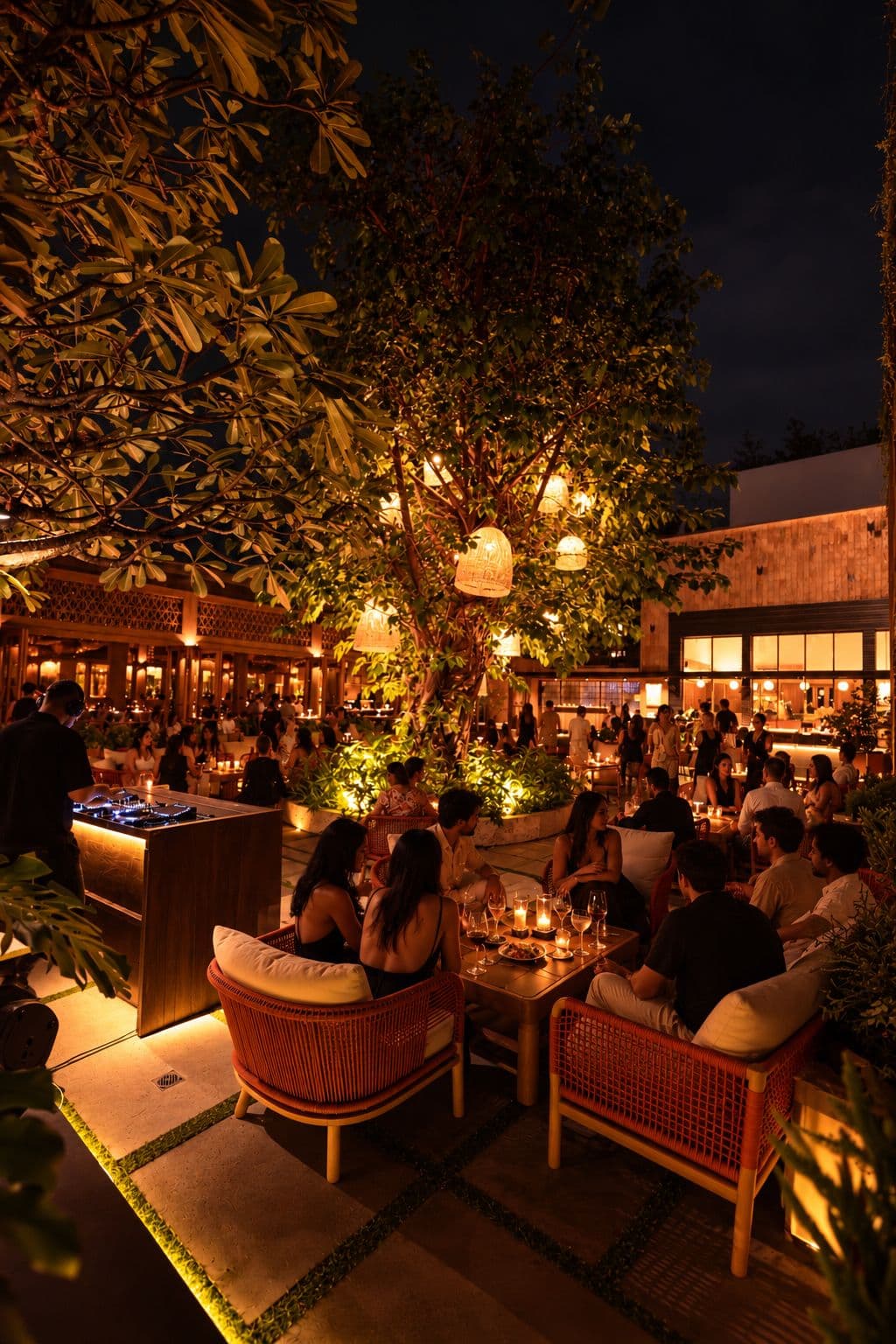 COURTYARD SATURDAYS